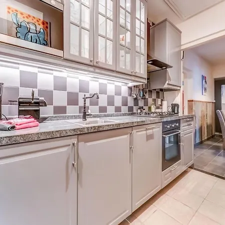 Apartamento Pleasant In With Garden