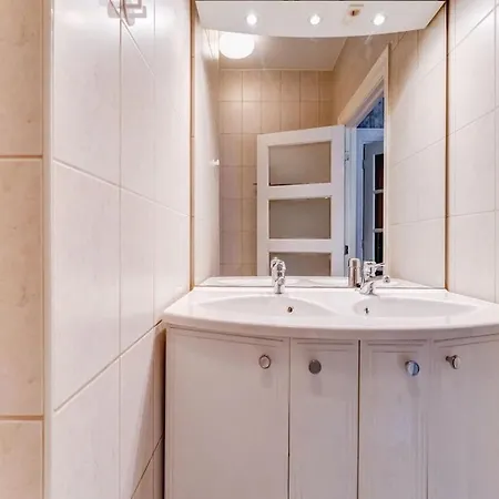 Pleasant In With Garden Apartamento